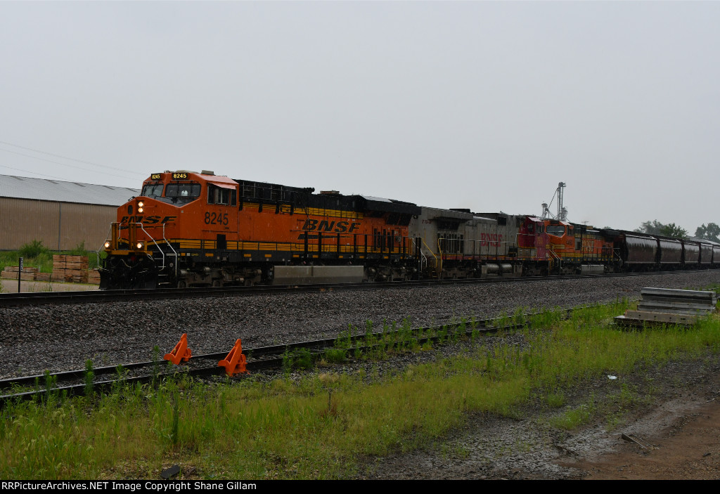 BNSF 8245